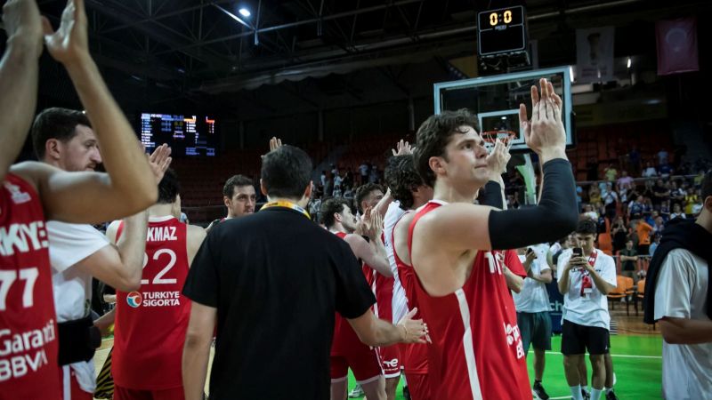 12 Dev Adam lider bitirmeyi garantiledi