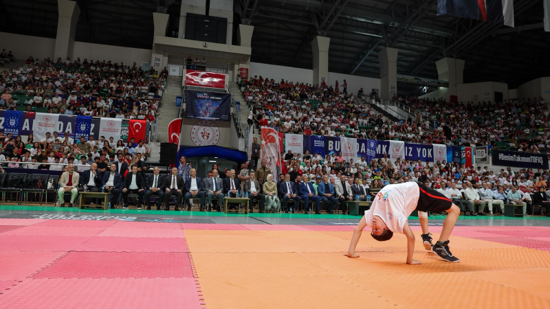 Bursa'da 30 bin çocuk yazı sporla geçirecek