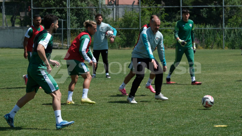 Bursaspor’un ilk sınavı Batman’la, pazartesi Bodrum’la. Başkan Çelik kampa geliyor