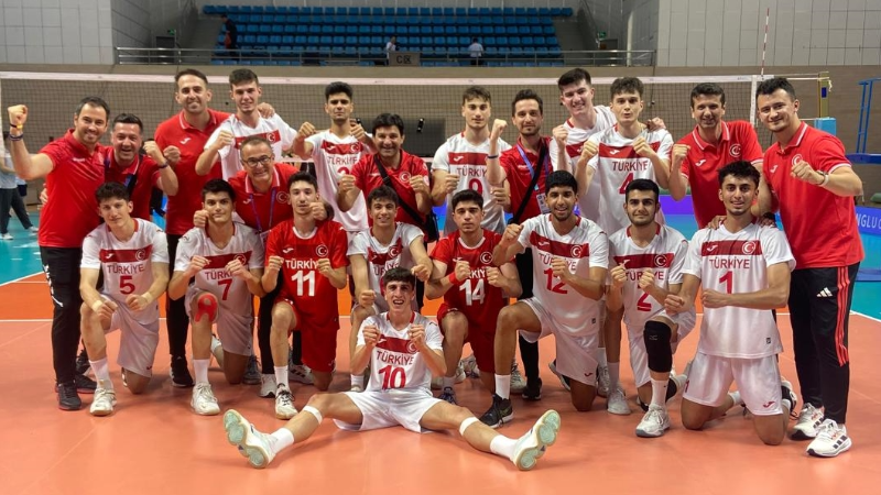 Liseler Voleybol Dünya Şampiyonası’nda çifte final!