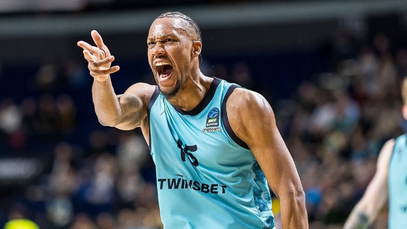 Tofaş’a ABD’li uzun forvet Thurman geldi