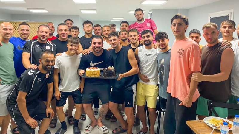 Gemlik FK, transfere doymuyor; tam 22 futbolcu...