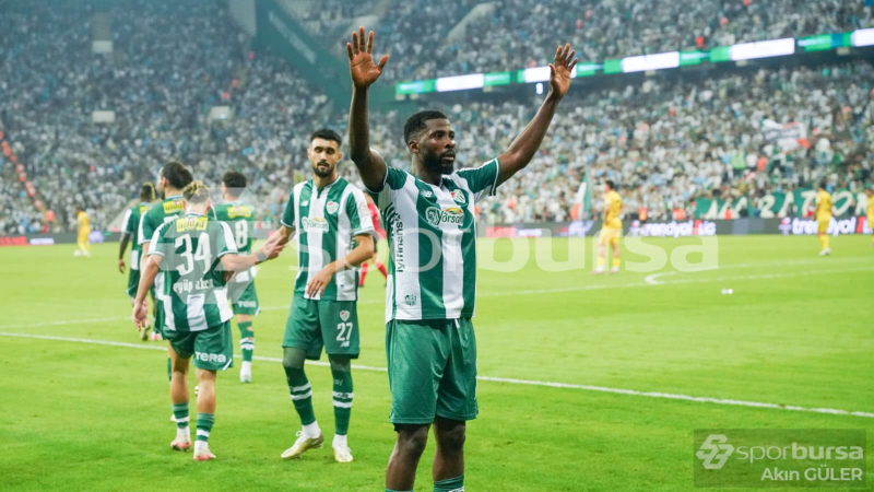Özge Yetişmişoğlu: O artık bir ‘İkon’acho!