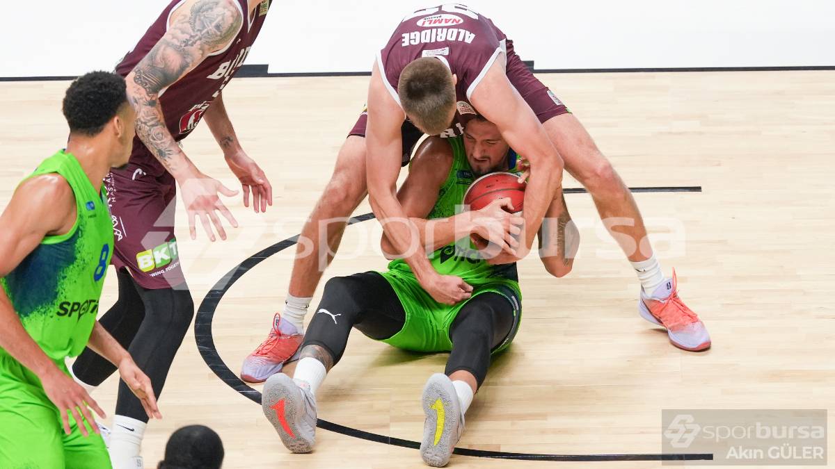 TOFAŞ - PİZZABULLS BORDO BANDIRMA MAÇI FOTOĞRAFLARI
