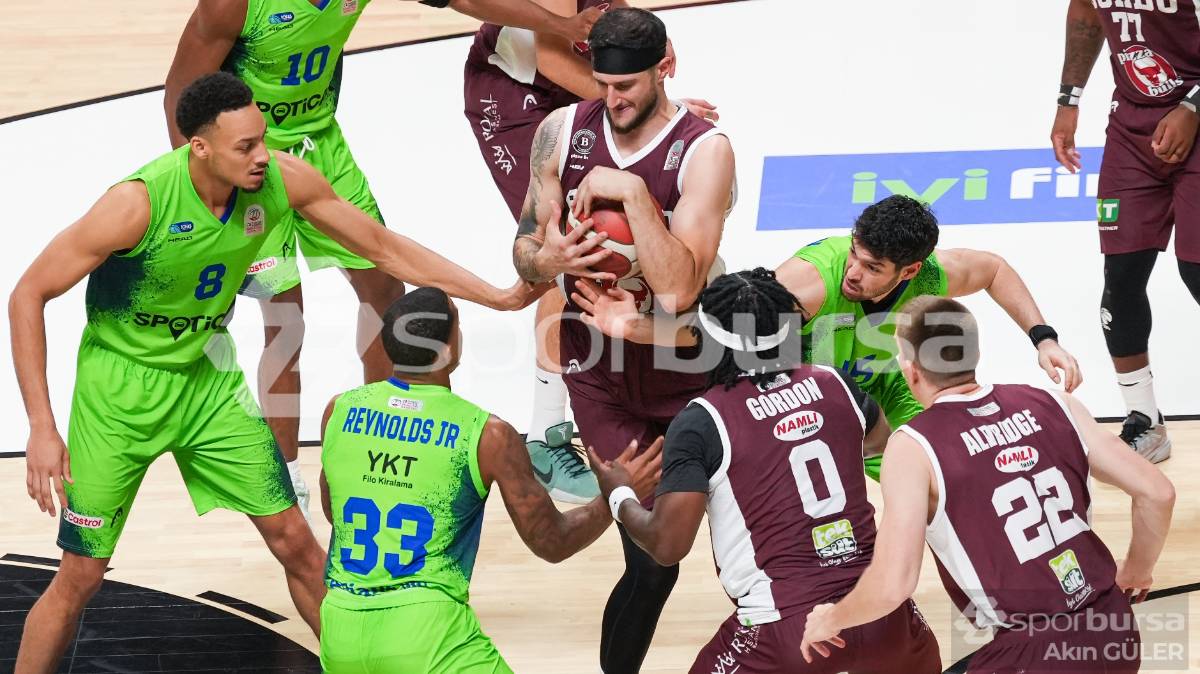 TOFAŞ - PİZZABULLS BORDO BANDIRMA MAÇI FOTOĞRAFLARI