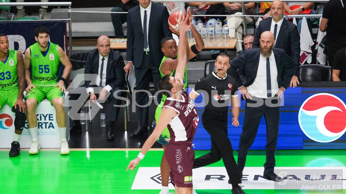TOFAŞ - PİZZABULLS BORDO BANDIRMA MAÇI FOTOĞRAFLARI
