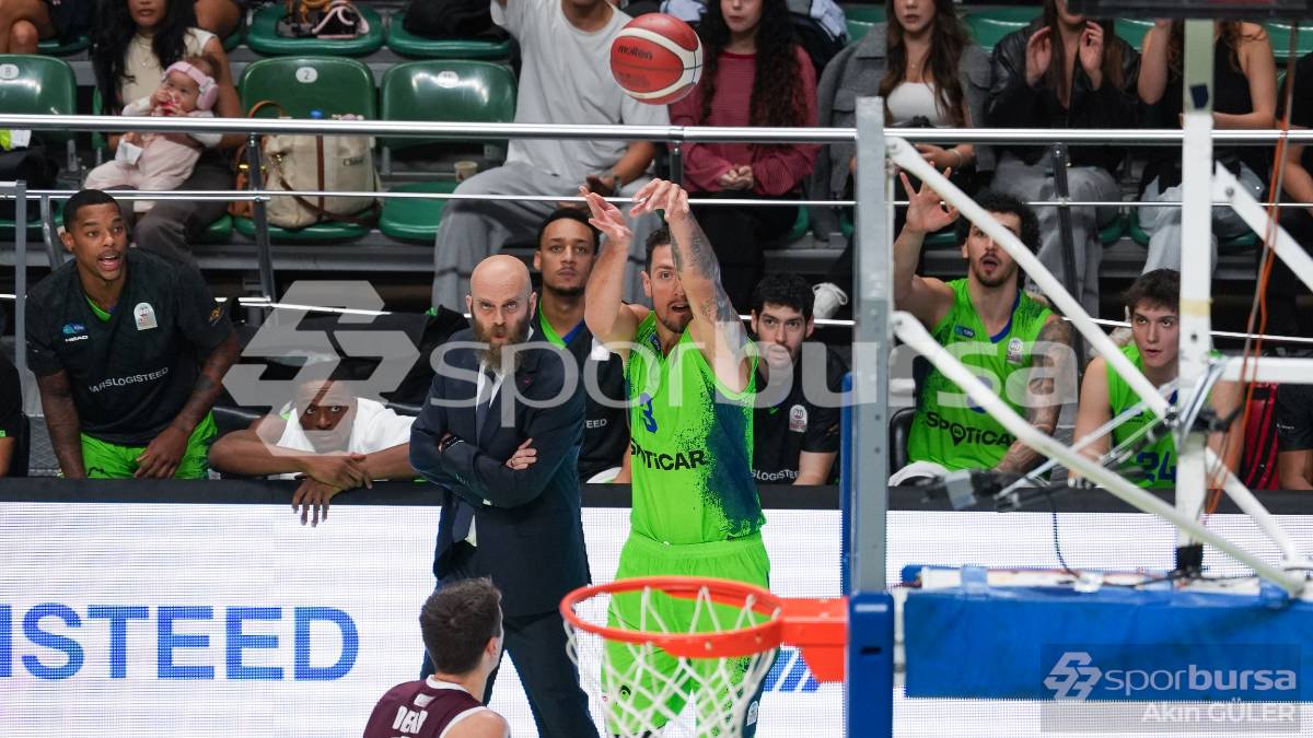 TOFAŞ - PİZZABULLS BORDO BANDIRMA MAÇI FOTOĞRAFLARI