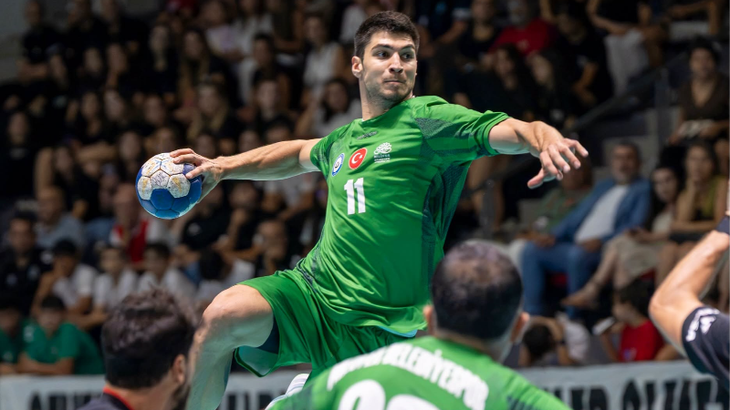 Nilüfer Belediyespor, İranlı oyuncusuyla rahat kazandı