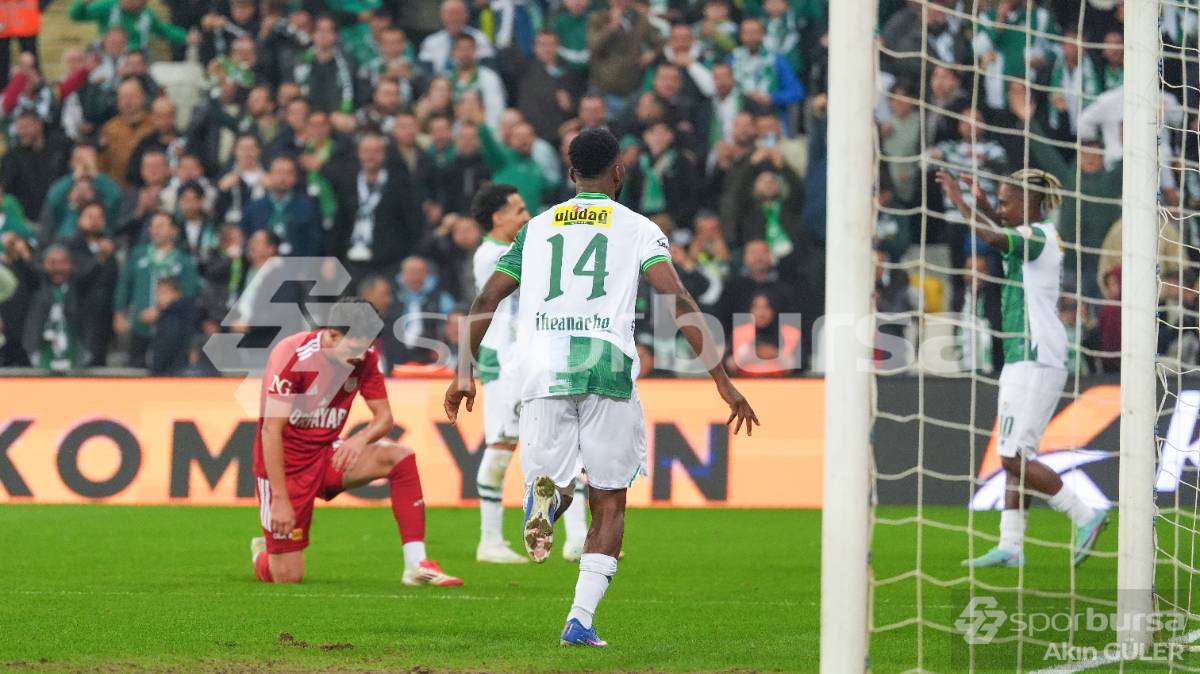 BURSASPOR - PENDİKSPOR MAÇI FOTOĞRAFLARI